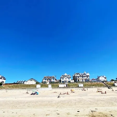 Дом отдыха Maison De La Besliere Meuble De Tourisme 2 Etoiles Folligny