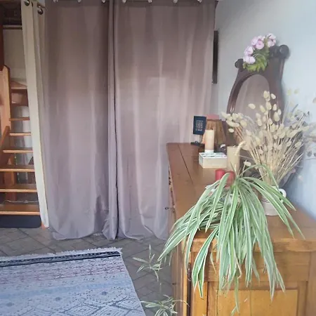 Maison De La Besliere * Folligny