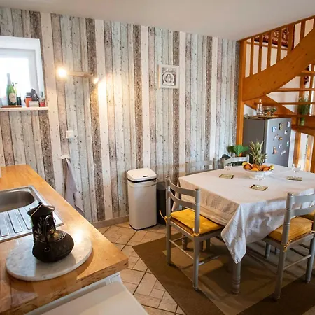 Maison De La Besliere Meuble De Tourisme 2 Etoiles Folligny
