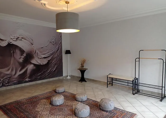 Maison De La Besliere * Folligny