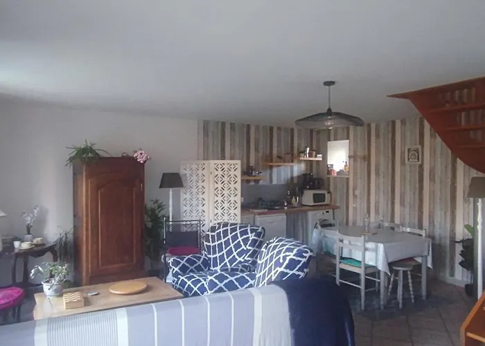 Maison De La Besliere Folligny