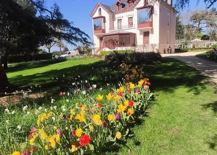 Maison De La Besliere * Folligny